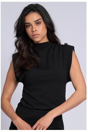 NIKKIE. Top