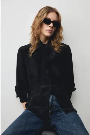 MANGO Blouse