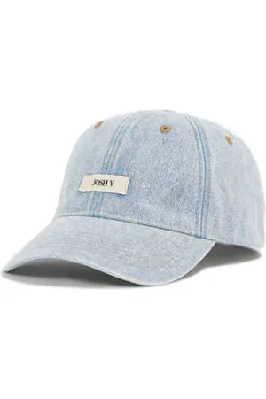 Josh V Denim pet Laureen