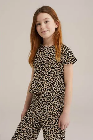 WE Fashion T