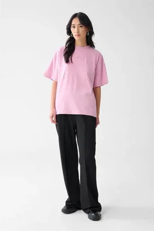 SHOEBY T