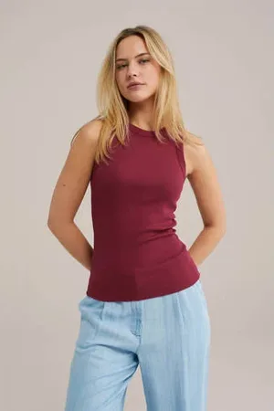 WE Fashion Haltertop rib gebreid donkerrood