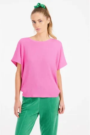 Protest T