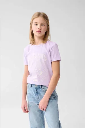 SHOEBY T