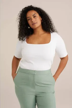 WE Fashion Curve top wit rib gebreid