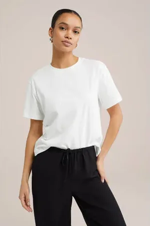 WE Fashion T