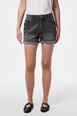 Pieces® Straight regular waist denim short