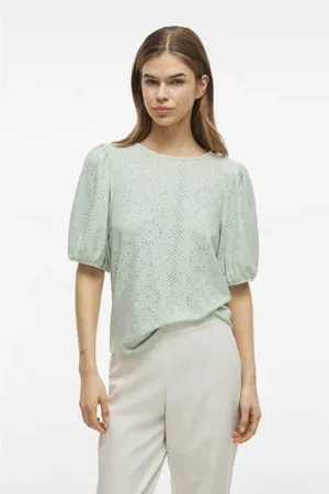 VILA Top lichtgroen broderie