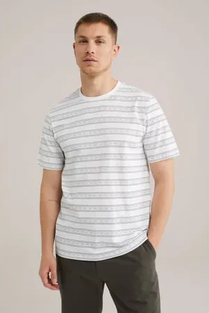 WE Fashion T