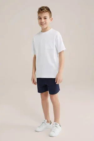WE Fashion T