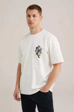 WE Fashion T