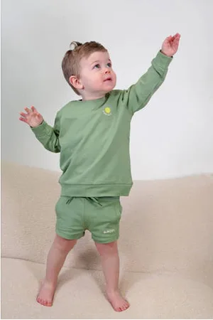 B.Nosy Sweater + sweatshort