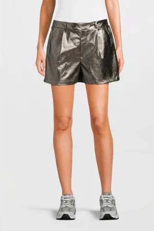 Like Flo Young casual short