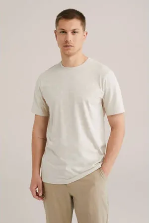 WE Fashion T