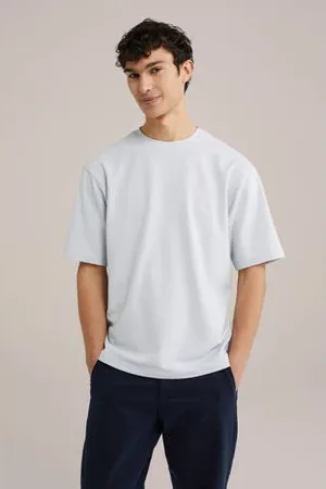 WE Fashion T