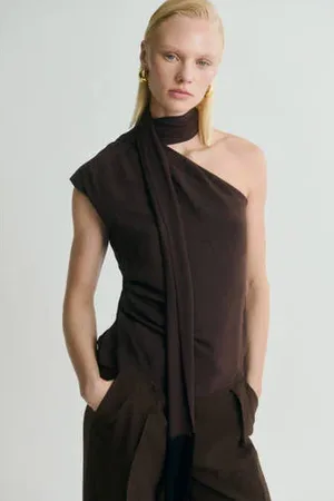 MANGO One shoulder top donkerbruin