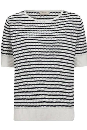 Freequent Top donkerblauw fijn gebreid