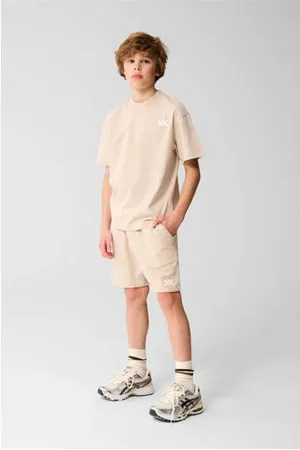 SHOEBY T
