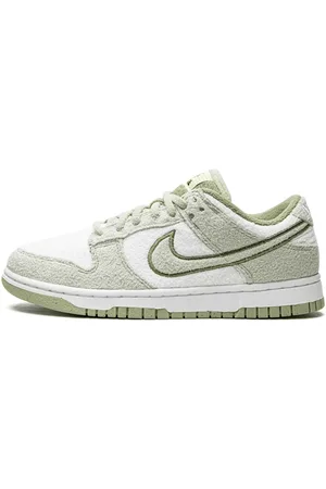 Nike Dunk Low SE Fleece Green