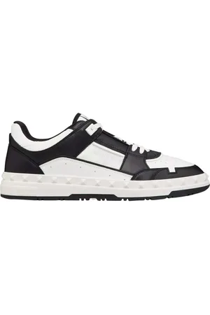 VALENTINO GARAVANI Freedots Leather Sneakers