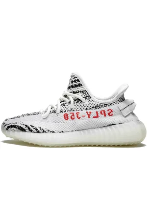 adidas Yeezy Boost 350 V2 