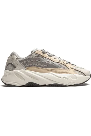 adidas Yeezy Boost 700 V2 Cream