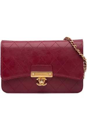 CHANEL 2018-2019 Stitched Goatskin Golden CC Wallet On Chain