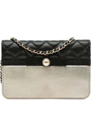 CHANEL 2016-2017 Paris in Rome CC Bicolor Quilted Lambskin Wallet On Chain