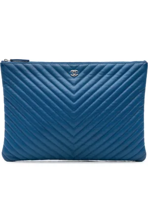 CHANEL 2017-2018 Large CC Chevron Caviar O Case Clutch