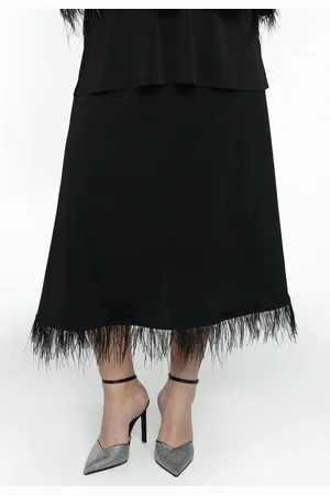 Yoek Rok met veren | Zwart | Maat 38/40